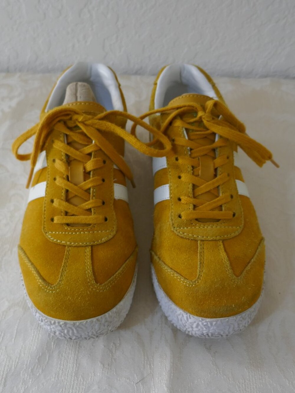 Gola Harrier CMA192 Womens US 6 Yellow Nubuck White Accents Sneaker Tennis Shoes